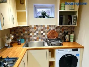 Elegant 2 bed apartment in Manchester - Image 2