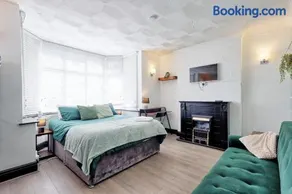 3 Bed House,Sleeps 6,Parking,Wi-Fi,Great Location - Image 4