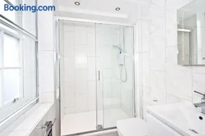 Eldon Chambers Pod 3 by City Living London - Image 1