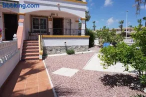 Spacious Ground floor apartment with Garden & Communal Pool - Image 1
