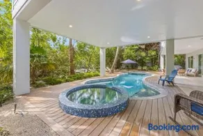 A Shore Thing: On Canal! Pool Spa! Rooftop Deck by Anna Maria Life Vacation Rentals - Image 4