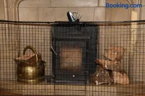 Greyhound Hotel - Image 5