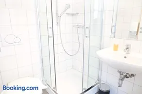 Junges Hotel Hard am Bodensee - Image 4