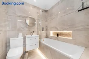 Arte Stays - Serviced Apartments for Leisure and Business - Private Parking - 12 minutes walking from Wembley Stadium - Image 4