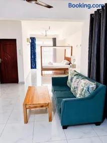 Elegant & Spacious Studio Bnb In Kisimani Heights Apt, Mombasa - Image 2
