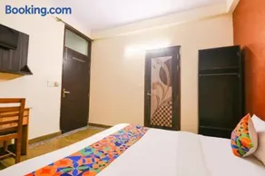 FabHotel Singh Guest House - Image 4