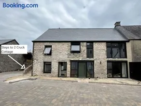 2 Cruck Cottage, Cowbridge - Image 2