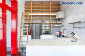 Harbourfront 3 Bed 2 Bath Opposite Manly Wharf With Harbour Views - Image 3