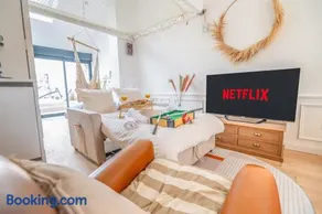 LE LOFT LILLOIS I CENTRE I TERRASSE I BBQ I NETFLIX - LE LOFT LILLOIS l CENTRE I TERRACE I BBQ I NETFLIX - Image 1