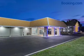 Days Inn by Wyndham Pawleys Island - Image 3