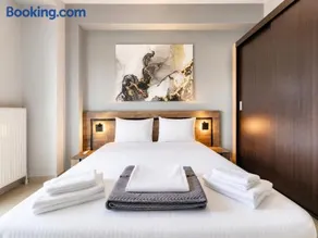 Lirtzis Luxury Apartments - Image 3