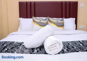 Gee Homes and Stays - Image 1