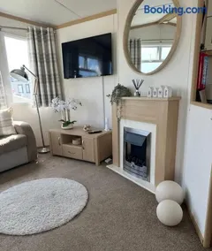 marine getaways caravan hire - Image 3