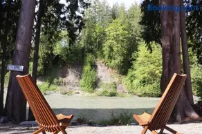 Riverfront Chateau w Firepit n Theatre Room - Image 1
