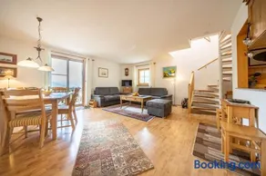 9404 Renovierte Maisonettewohnung im modernen Landhausstil und Balkon mit tollem Ausblick - Image 3