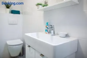 Studio Apartment Royal - Image 2