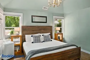 Updated Downtown Home next to NAU - Image 3