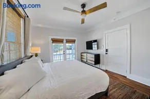 Taranto House by Visit Apalach - Image 3