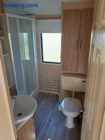 Comfortable and Spacious Mobile home - Sleeps 6, - Image 4
