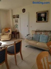 Meadow View Cottage - Image 1