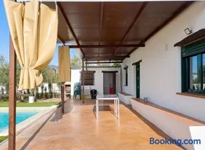 Modern Villa with Pool in Valleverde, 110 m² - Image 2