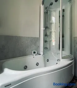 RL - Boutique Suites & Apartments - Image 2