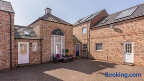 Dovecote House - Luxury Town House - Dog Friendly - Image 2