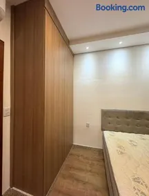 STUDIO Flat B - Image 1