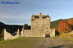 Neidpath Castle Cottage - Image 1
