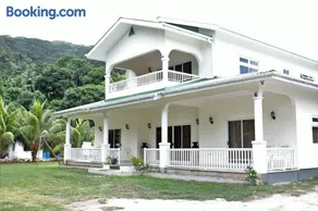 Julie's Holiday Home - Image 3