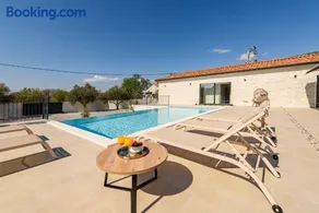 Villa Mille with sauna and pool - Image 5