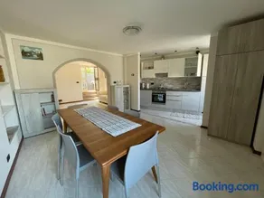 AMAZING CORNER - Image 1