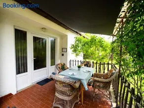 Liget Holiday Home - Image 2