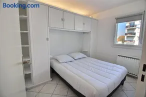 Annonce professionnelle. T2 Cabine avec balcon, 4 personnes au cœur de la ville et à deux pas du sable chaud - Image 3