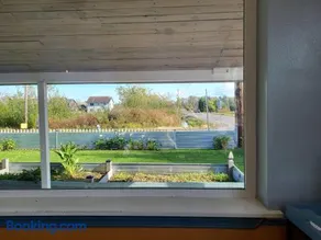 Cute Cottage with fully fenced yard - Image 2
