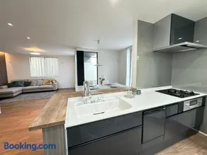 130sqm Luxury new-built Shibuya terrace Home 3BD 2 parking 2 toilets 5min to Shinjuku - Image 2