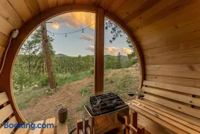 Walk to Town, Sauna, Hot Tub, Game Room, Views - Image 3