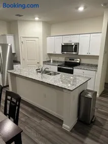 Classic 3bedrooms 2Bath - Image 2