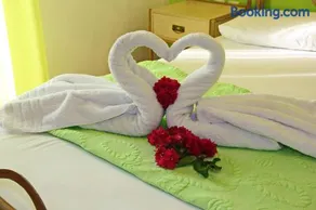 Coralli Rooms & Restaurant - Image 3