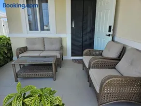 Blue Water Villa - Image 1