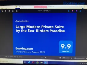 Large Modern Private Suite by the Sea- Birders Paradise - Image 2