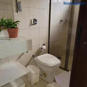 Caramelo hospedaria, localização privilegiada com conforto e privacidade - Image 3