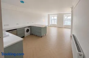 Sea View Apartment Llanstadwell - Image 1