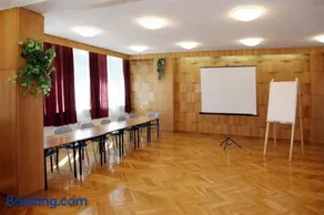 Ośrodek Wypoczynkowo-Szkoleniowy Perkoz - Image 1