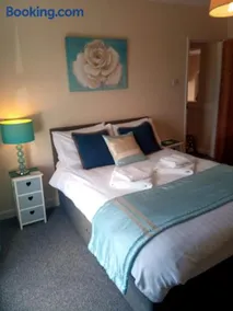 Fox and Hounds Apartment - Image 4