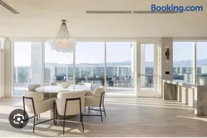 Luxury Residence in Center of Los Angeles 1B1B with Huge Balcony -Pool and BBQ on Roof - Image 2
