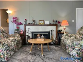 Cozy home close to everything - Image 5