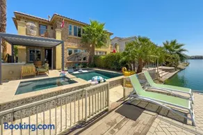Terra Lago Villa Lake, Mountain and Desert view, Coachella Getaway - Image 2