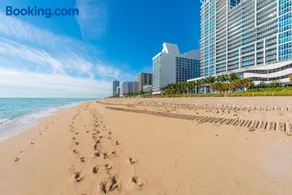 Sea Escape- Private Sun Deck Beachfront and Views - Image 4