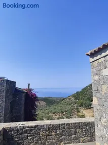 Tzouzos-Kordopateika villa in Prosilio, Kardamyli - Image 3